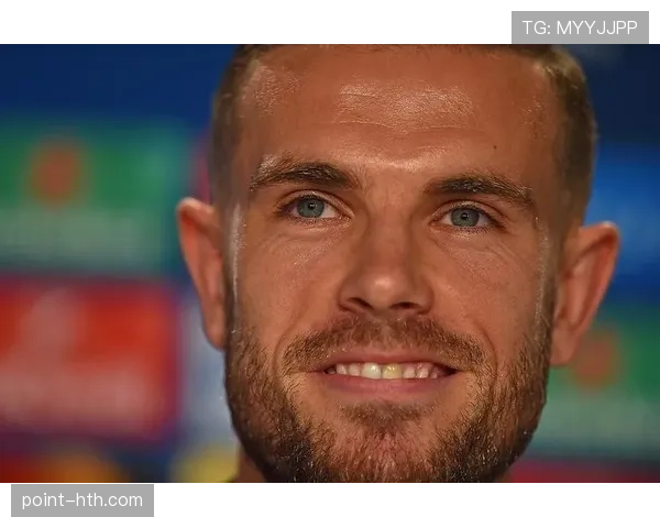 贝肯鲍尔传球艺术深远影响现代足球,树立球场传奇典范 贝肯鲍尔传球艺术深远影响现代足球,树立球场传奇典范