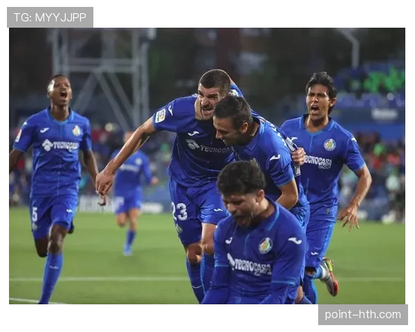 西甲球队密集防守策略再升级,成功提升防守效率减少失球风险 西甲球队密集防守策略再升级,成功提升防守效率减少失球风险