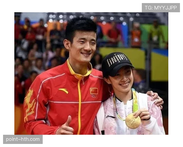 谌龙退役后天天带娃逛超市，这反差谁懂啊