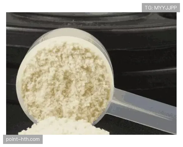 勒布朗家冰箱里塞满蛋白粉，连冰块都是鸡胸肉味的